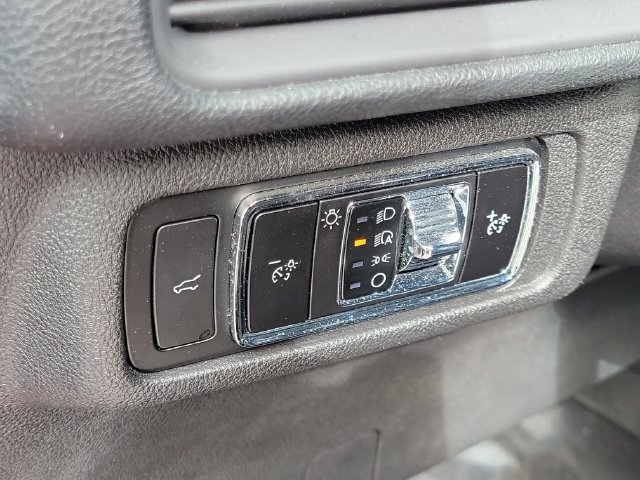 Used 2023 Lincoln Corsair AWD w/ Equipment Group 101A image 10