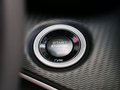 Used 2024 Jeep Grand Cherokee Laredo RWD image 12