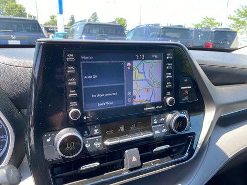 Used 2020 Toyota Highlander XLE AWD/4WD image 26