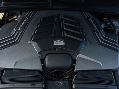 Used 2020 Lamborghini Urus image 40