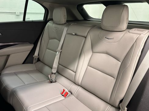 Used 2023 Cadillac XT4 Luxury w/ Cold Weather Package AWD/4WD image 16