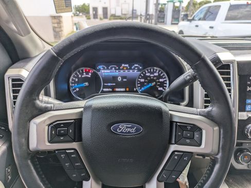 Used 2017 Ford F350 Lariat w/ Chrome Package image 24
