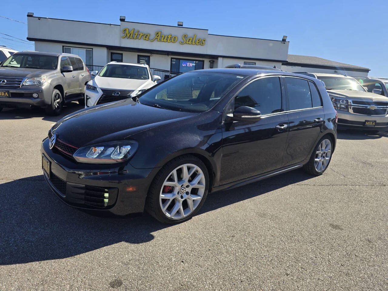 Used 2013 Volkswagen Golf 4-Door FWD image 2