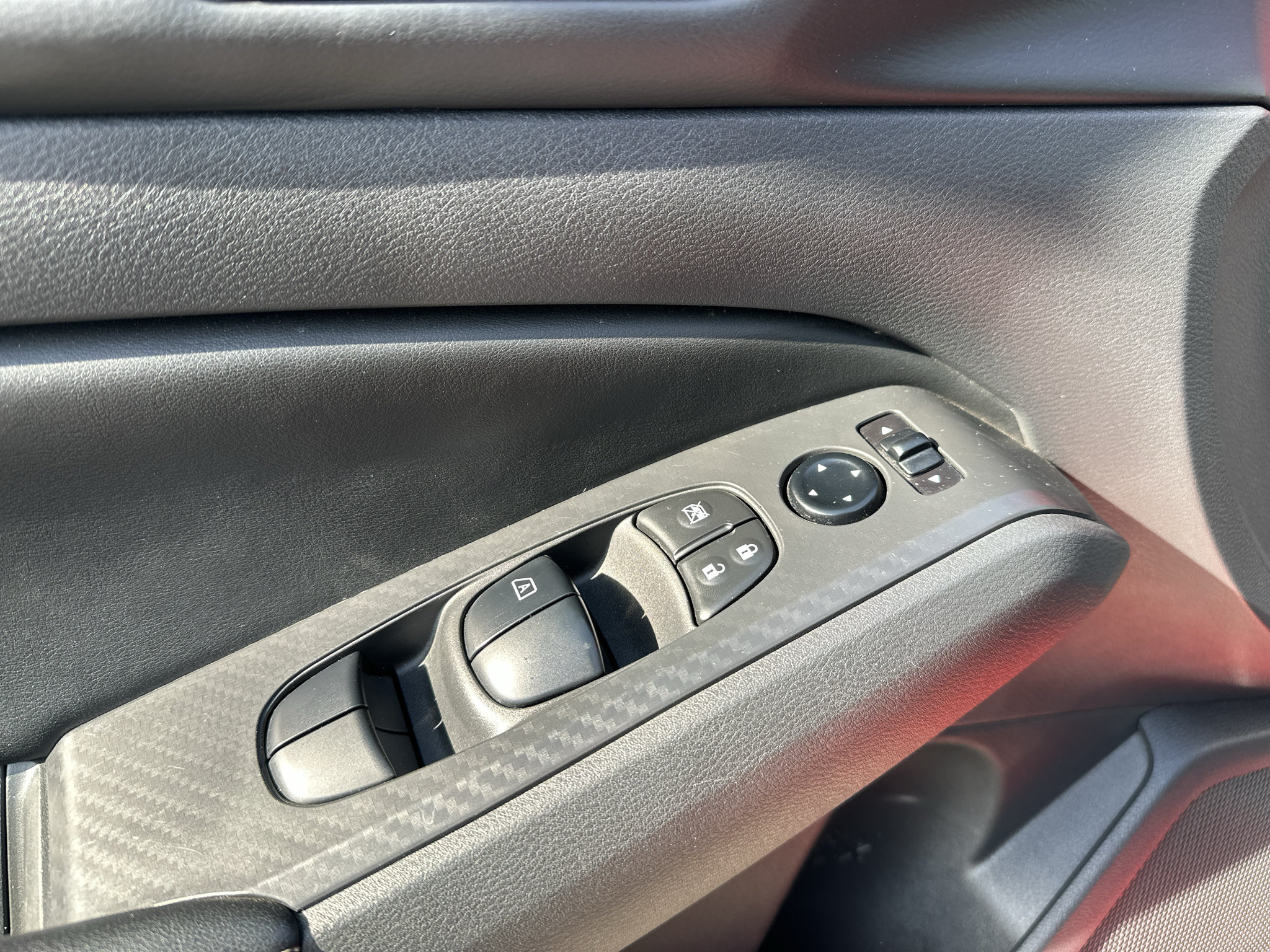 Used 2024 Nissan Altima 2.5 SV FWD image 16