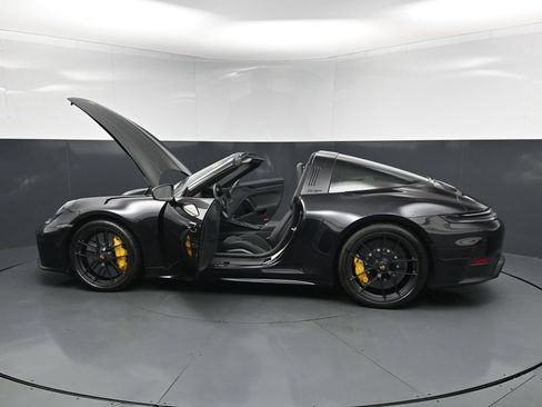 Used 2026 Porsche 911 Targa 4 GTS AWD/4WD image 34