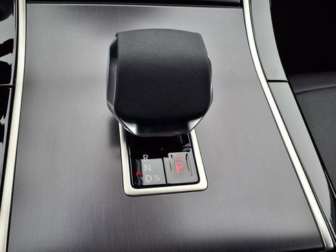 New 2026 Land Rover Range Rover Evoque Dynamic SE image 13