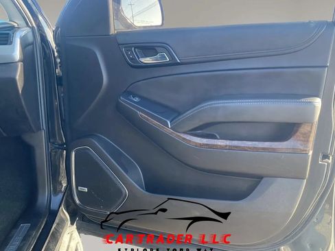 Used 2018 Chevrolet Suburban LT RWD image 13