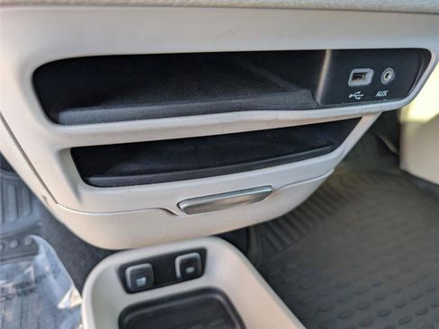 Used 2018 Chrysler Pacifica Limited image 19