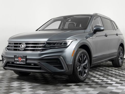 Used 2022 Volkswagen Tiguan SE AWD/4WD image 2