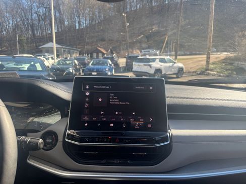 Used 2025 Jeep Compass Limited image 20