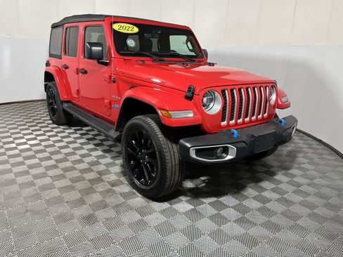Used 2022 Jeep Wrangler Unlimited Sahara w/ Cold Weather Group AWD/4WD image 2