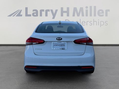 Used 2017 Kia Forte LX FWD image 4