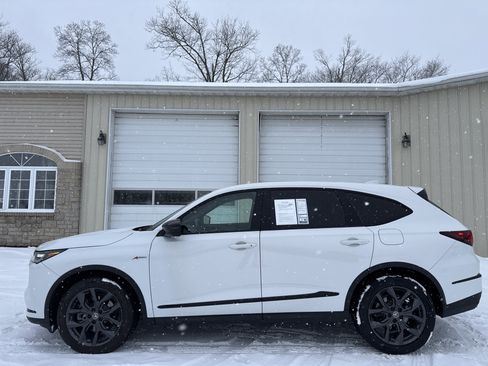 Used 2023 Acura MDX A-Spec image 11