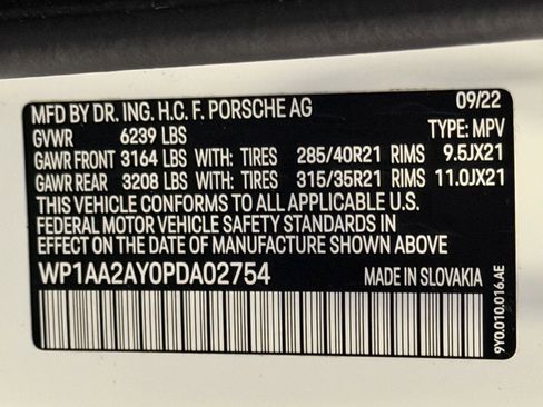 Used 2023 Porsche Cayenne Platinum Edition image 26