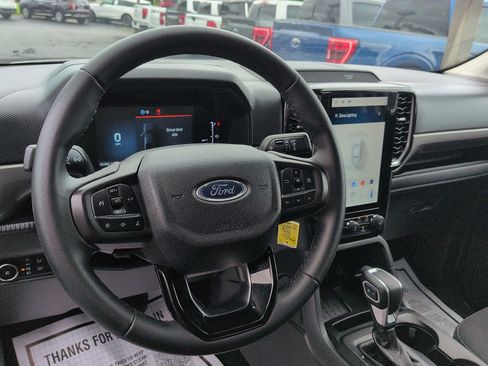 Used 2025 Ford Ranger XLT w/ Chrome Accent Package AWD/4WD image 14