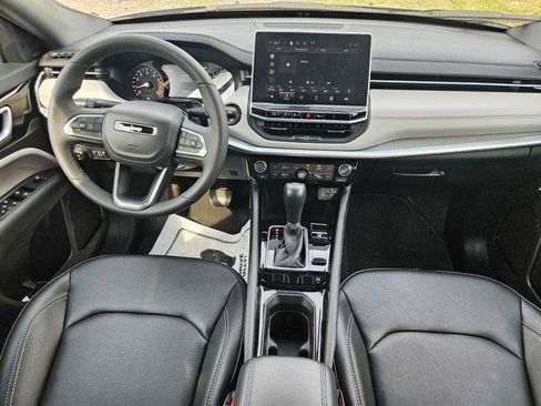 Used 2025 Jeep Compass Limited AWD/4WD image 21