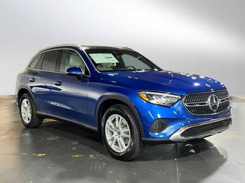Used 2025 Mercedes-Benz GLC 300 4MATIC image 7