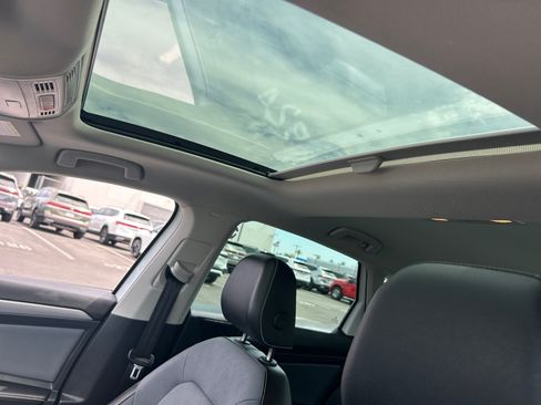 Used 2025 Volkswagen Jetta SE w/ Sunroof Package FWD image 30