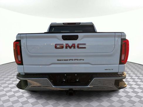 Used 2025 GMC Sierra 1500 SLT image 4