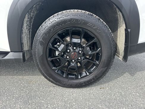 Used 2025 Nissan Armada PRO-4X image 34