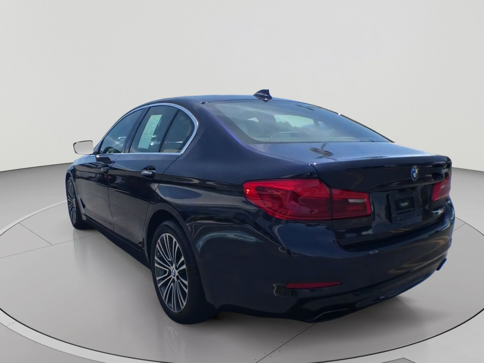 Used 2017 BMW 540i RWD image 2