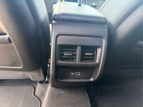 Used 2024 Cadillac XT4 Premium Luxury FWD image 34