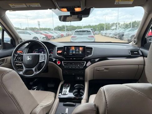 Used 2020 Honda Pilot Touring image 45