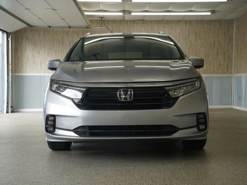 Used 2021 Honda Odyssey Touring image 2