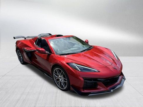 Used 2024 Chevrolet Corvette Z06 w/ Z07 Performance Package RWD image 13