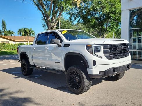 Used 2024 GMC Sierra 1500 Elevation w/ Preferred Package AWD/4WD image 7