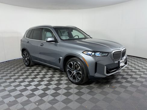 Used 2024 BMW X5 xDrive40i w/ Premium Package image 7