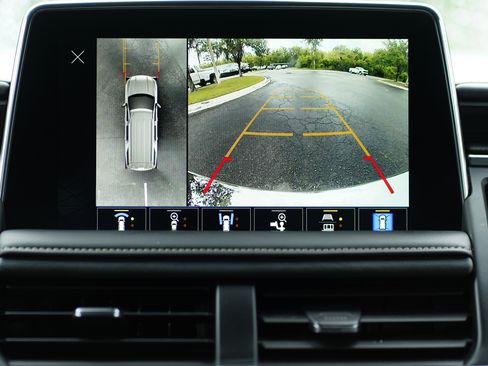 Used 2022 GMC Yukon SLT w/ SLT Luxury Package RWD image 34