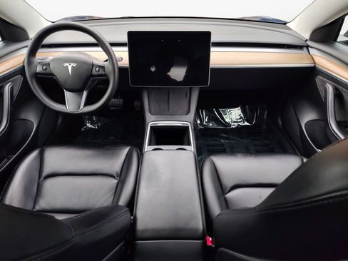 Used 2023 Tesla Model 3 Standard Range image 3
