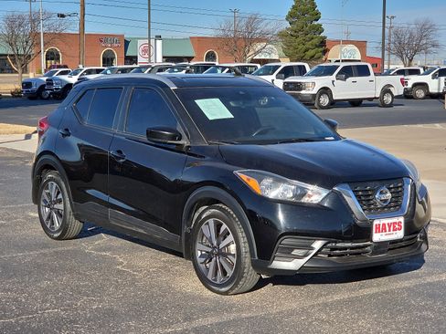 Used 2020 Nissan Kicks SV w/ Exterior Package image 5
