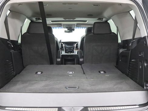 Used 2020 Cadillac Escalade Luxury w/ Escalade Sport Edition image 7