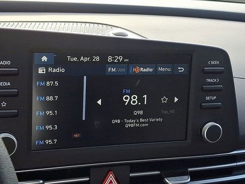 Used 2025 Hyundai Elantra SE FWD image 17