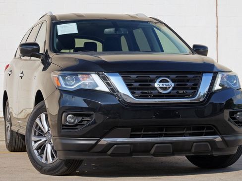 Used 2020 Nissan Pathfinder SL AWD/4WD image 2