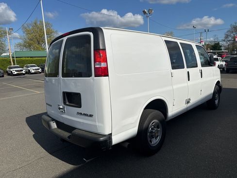 Used 2022 Chevrolet Express 2500 w/ Driver Convenience Package RWD image 6