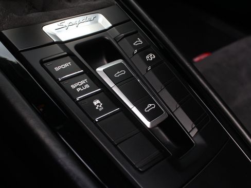 Used 2016 Porsche Boxster Spyder RWD image 86