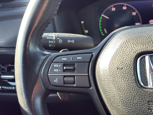 Used 2025 Honda Accord Sport image 6