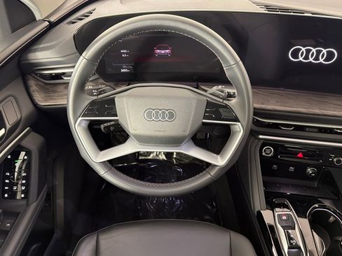 Used 2025 Audi Q5 Premium w/ 19" Wheel Package AWD/4WD image 13