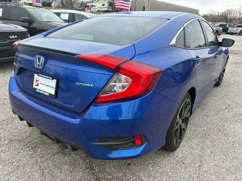 Used 2020 Honda Civic Sport image 2