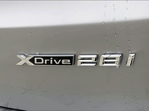 Certified 2024 BMW X1 xDrive28i image 9