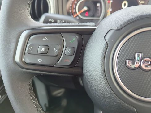 New 2025 Jeep Gladiator Sport image 23