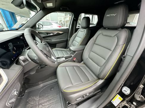 Used 2025 Chevrolet TrailBlazer ACTIV w/ Convenience Package FWD image 19