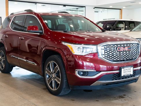 Used 2017 GMC Acadia Denali w/ Technology Package image 3