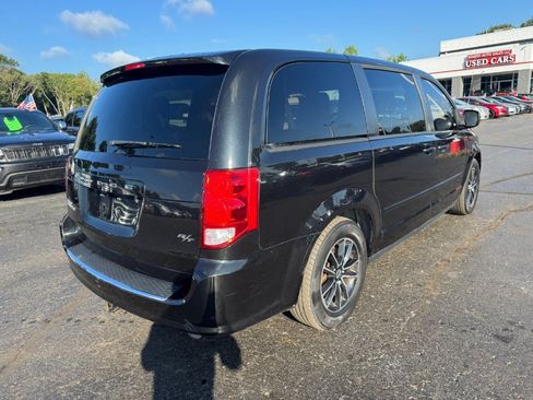 Used 2016 Dodge Grand Caravan R/T FWD image 5