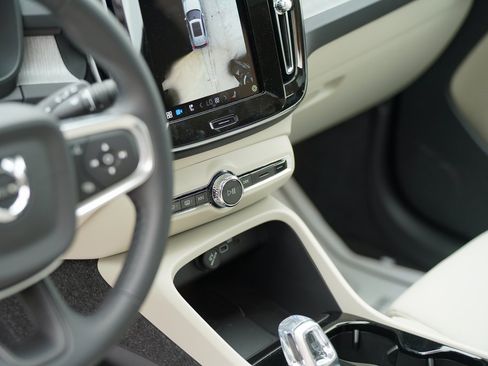 New 2025 Volvo XC40 B5 Plus w/ Protection Package Premier image 12