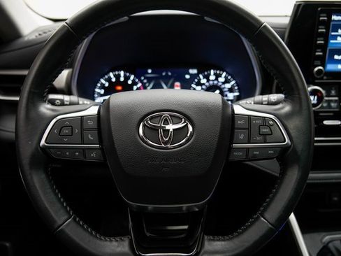 Used 2021 Toyota Highlander XLE image 33