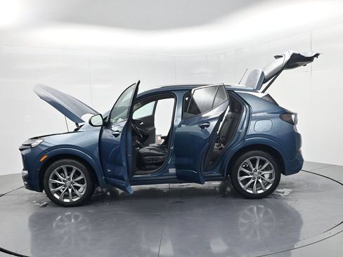 Used 2024 Buick Encore GX Avenir w/ Avenir Convenience Package FWD image 52